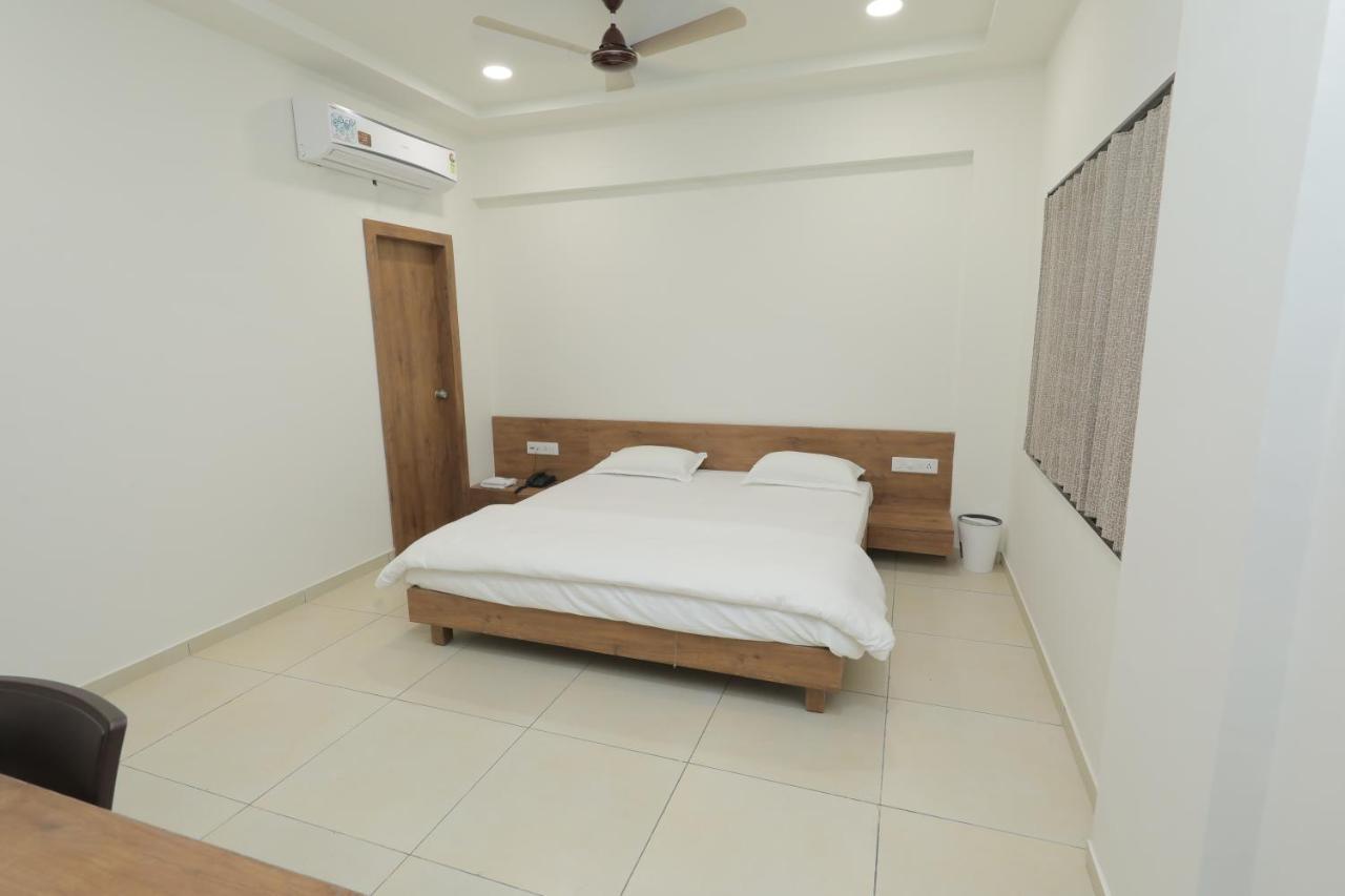 Hotel Revive Veraval Exterior photo