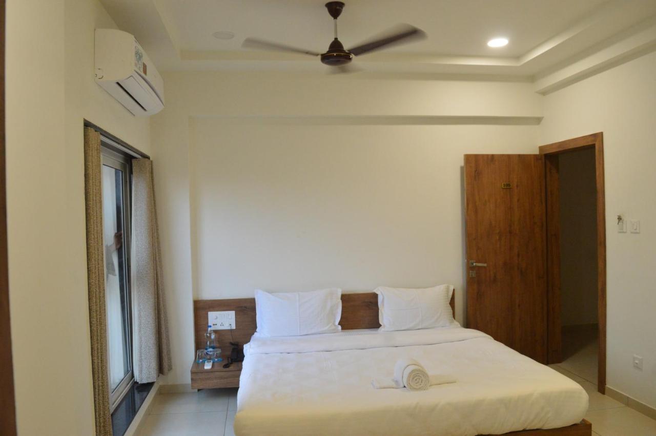 Hotel Revive Veraval Exterior photo