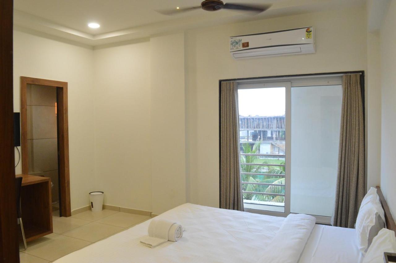 Hotel Revive Veraval Exterior photo