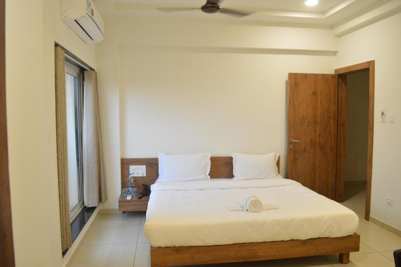 Hotel Revive Veraval Exterior photo