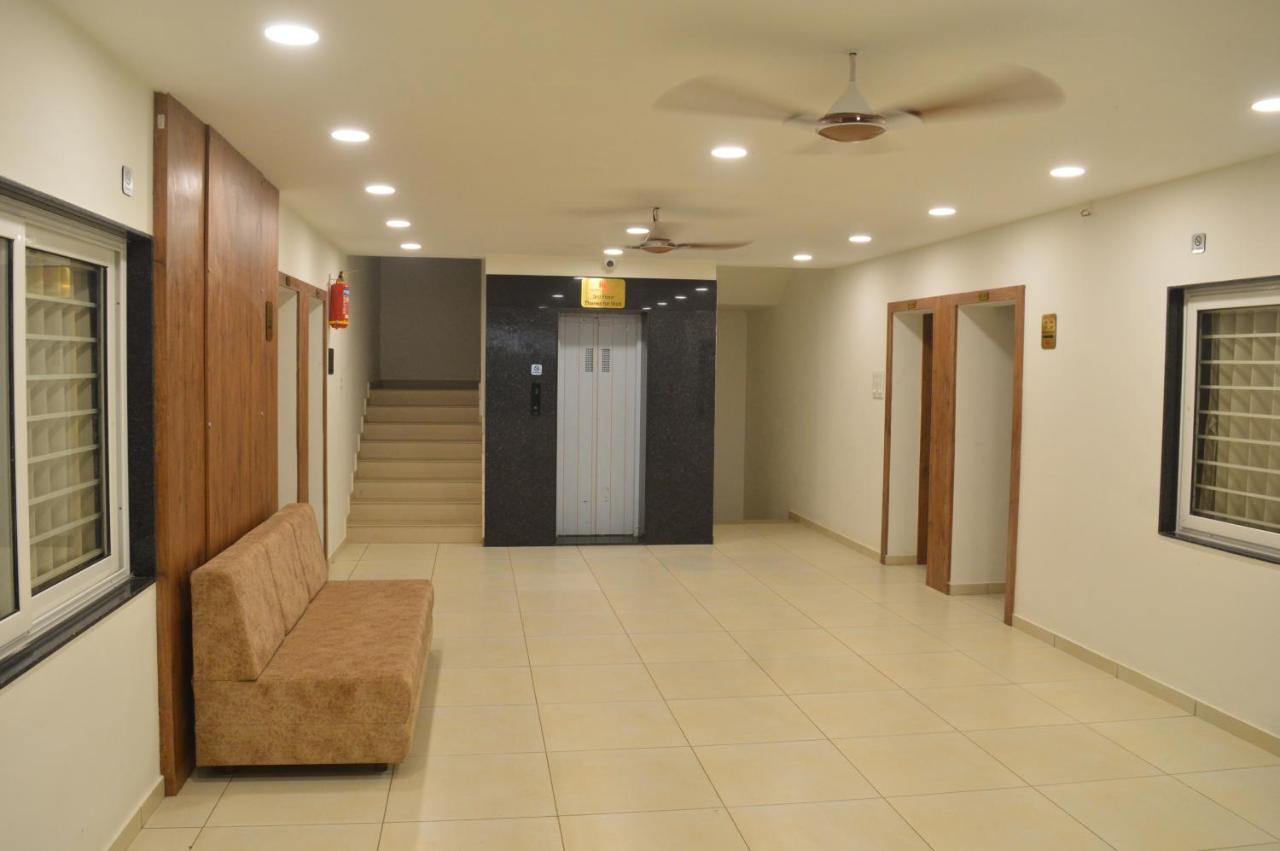 Hotel Revive Veraval Exterior photo