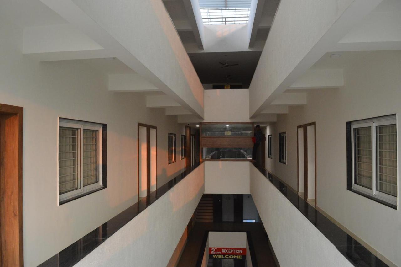 Hotel Revive Veraval Exterior photo