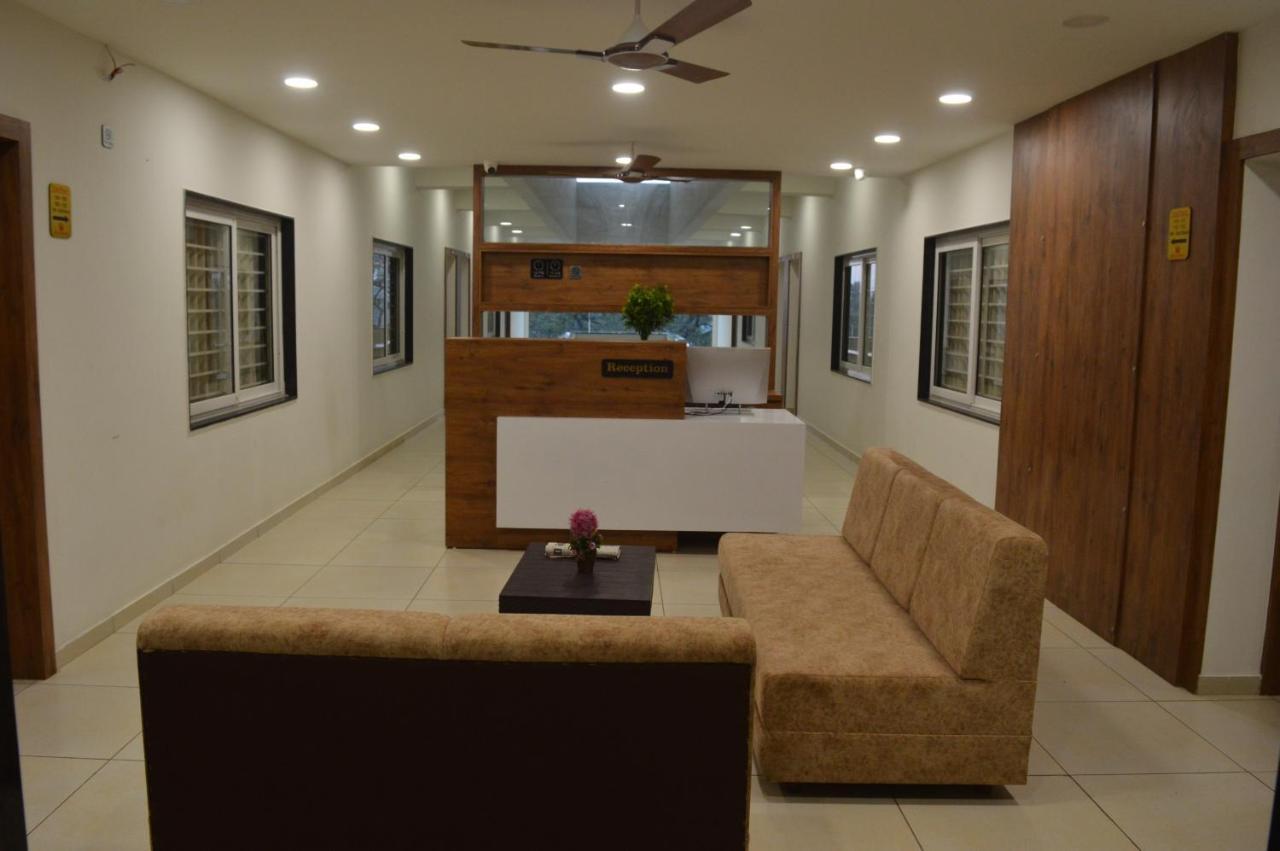 Hotel Revive Veraval Exterior photo