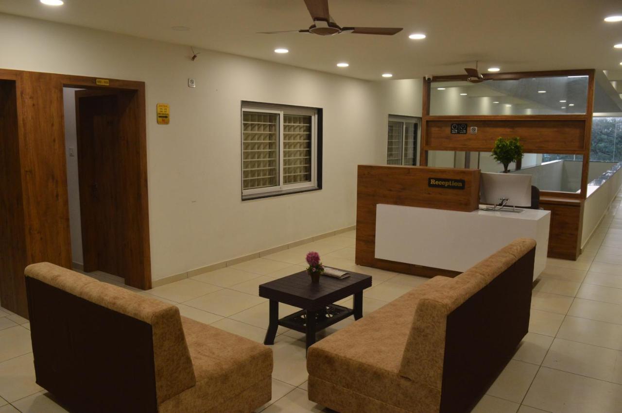 Hotel Revive Veraval Exterior photo
